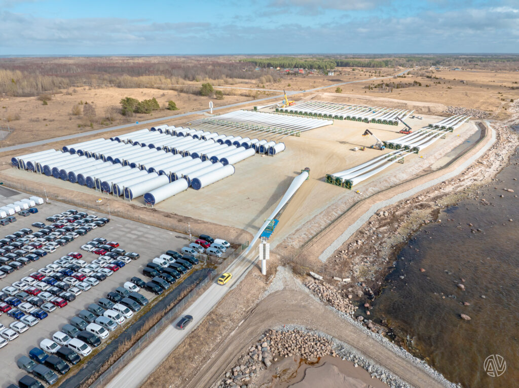 Sopi-Tootsi tuulepargi torude ja tiibade kuumavee survepesu.